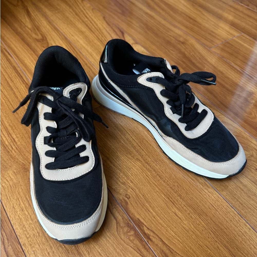 Zara Black and Tan Sneakers